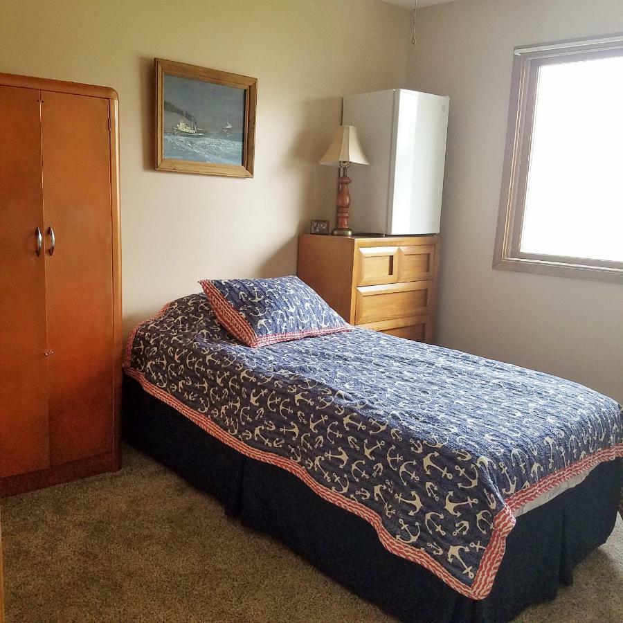 Hampton House Apartamento Clinton Township Exterior foto