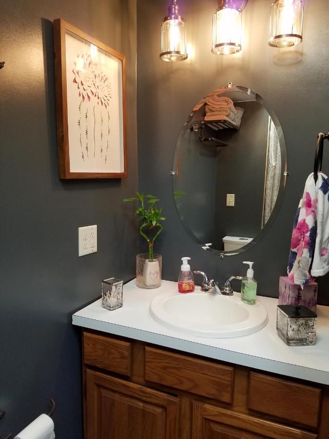 Hampton House Apartamento Clinton Township Exterior foto
