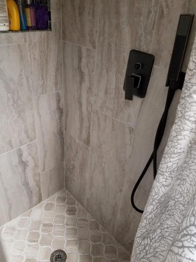 Hampton House Apartamento Clinton Township Exterior foto